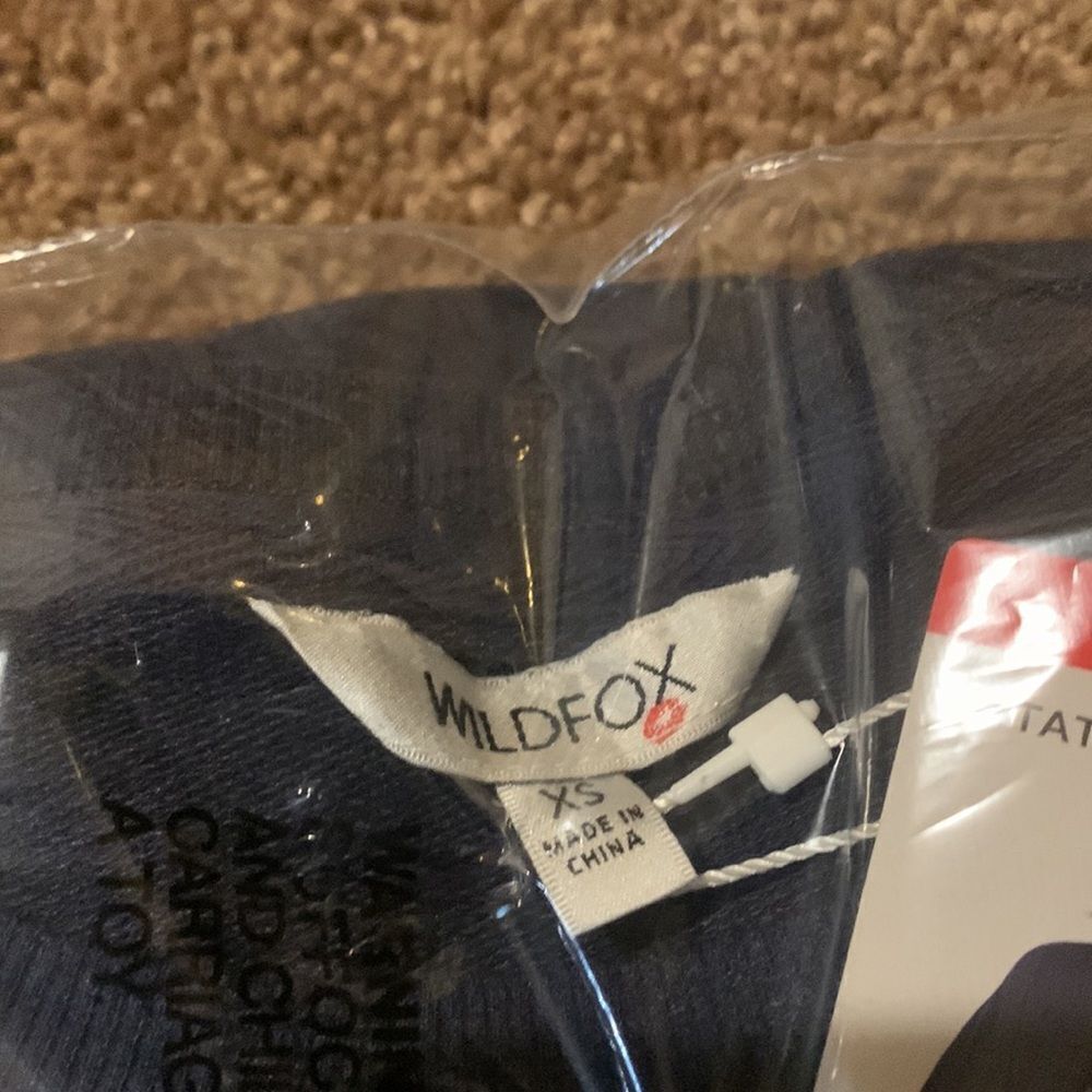 Wild fox statement sweatshirt. Extra small. NWT N… - image 4